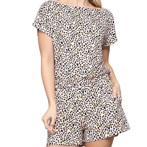 NWT Charming Charlie wide neck slouch romper in pink leopard print size M - Picture 2 of 7